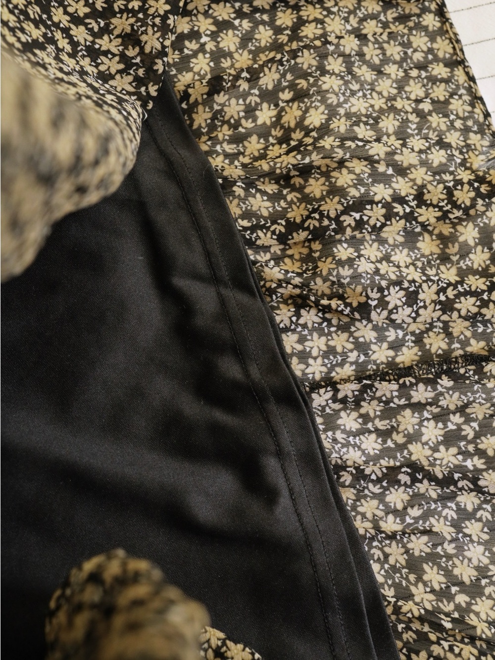 Elegant Floral Midi Dress - Picture 6 of 7